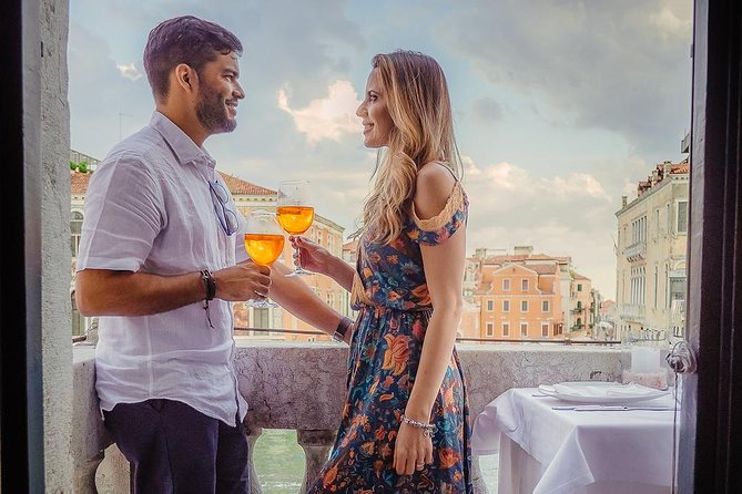 Gondola Ride and Aperitif in a Venetian Palace - The San Marco Square to Accademia Bridge walk: your fast orientation tool