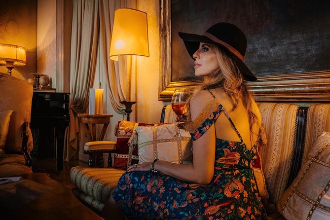 Gondola Ride and Aperitif in a Venetian Palace - Logistics that can make or break your evening
