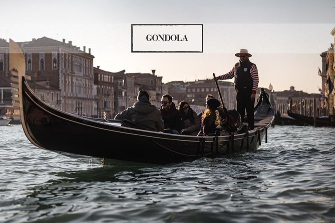 Grand Canal Gondola Experience with Live Commentary™ - Choosing your narration: live gondolier commentary vs app audio vs private quiet time