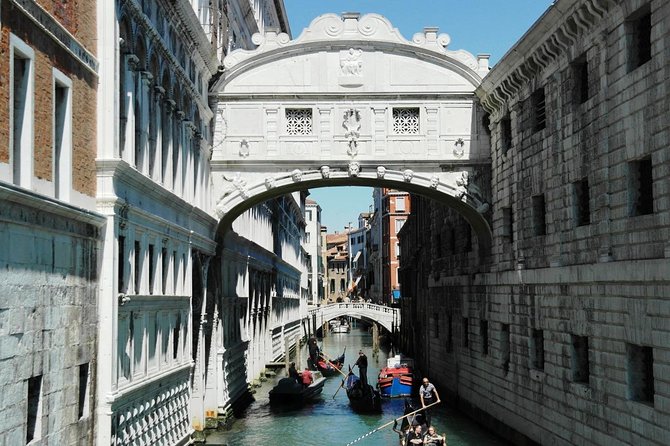 Guided Walking Tour of Venice, St Mark's Basilica & Doge's Palace - Doge’s Palace and the Bridge of Sighs: Gothic Power Meets Dark Romance