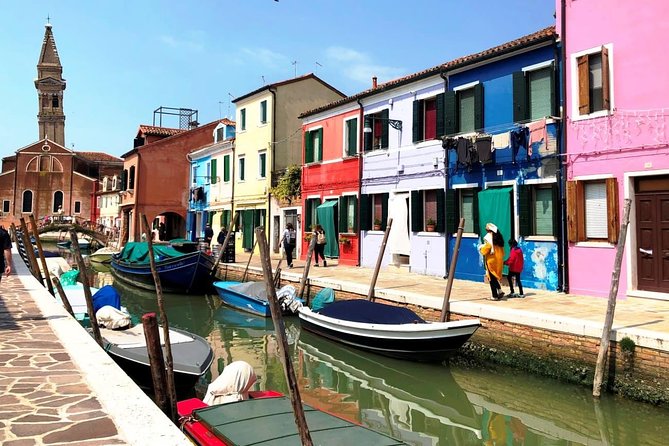 Half-Day Motorboat Cruise to Venice Lagoon Islands Murano and Burano - Burano in 90 Minutes: Lace Shops, Colorful Streets, and Food Choices