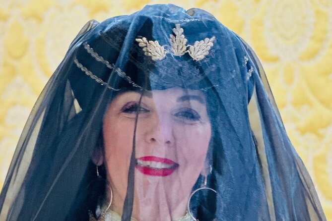 Historical Journey and Dress up Experience in Venetian Carnival - A 2-hour Venetian Carnival story: masks, costumes, and real craft