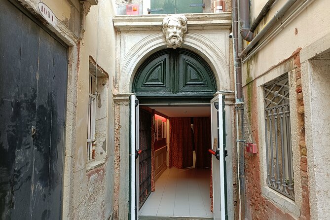 History Gallery: Venice in the Past 3D Experience - How the story-rich bookshop fits in (and how to enjoy it)