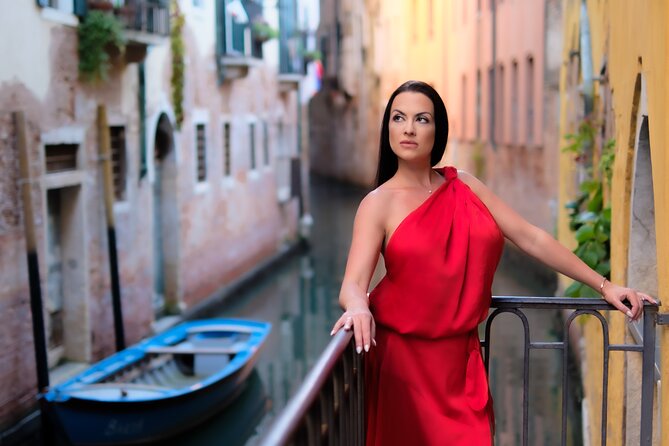Iconic Photos and Adventure in Venice - Ponte di Rialto: Iconic Photos Without the Full-On Crush