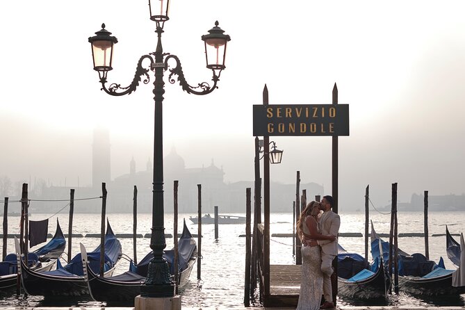 Iconic Photos and Adventure in Venice - Meeting at Rialto Bridge and Keeping Your Day Simple