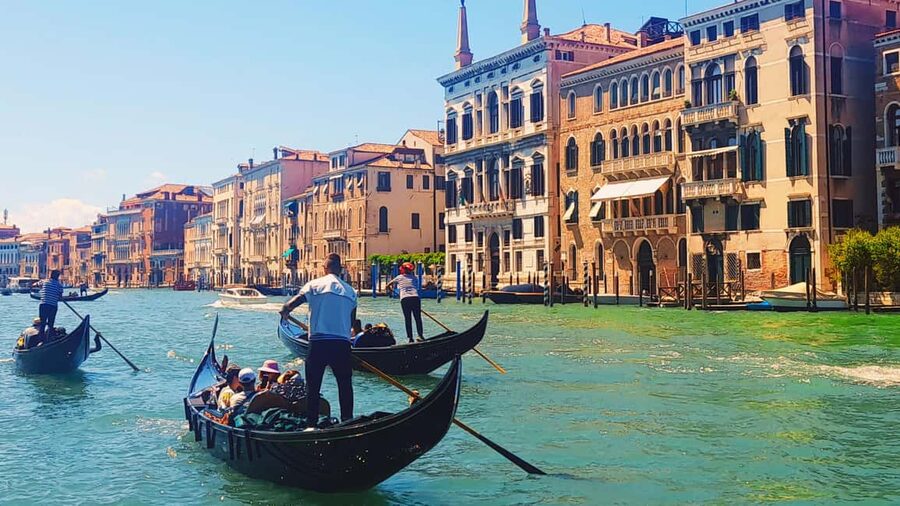 Il meglio di Venezia in un tour dei punti più e meno noti - La Fenice exterior viewpoints: classic Venice energy, without the ticket maze