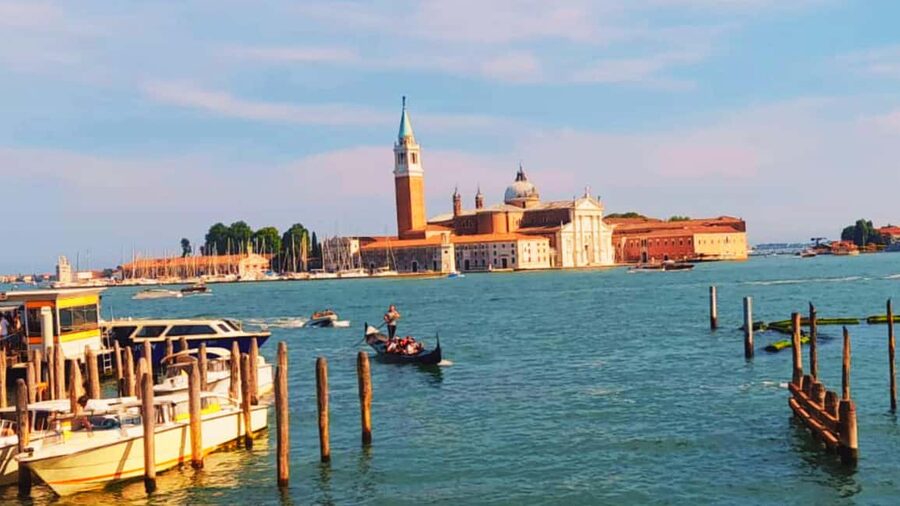 Il meglio di Venezia in un tour dei punti più e meno noti - Finishing near Ponte degli Scalzi and Santa Lucia Central Station