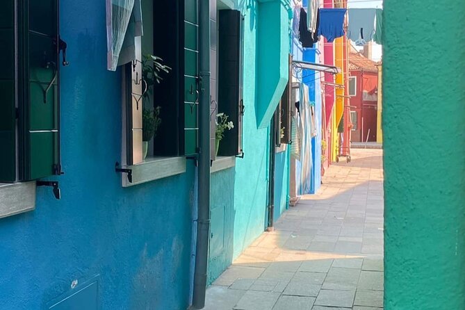 Islands Tour with a real local! - Burano: Lace Traditions, Color Streets, and Craft Town Reality