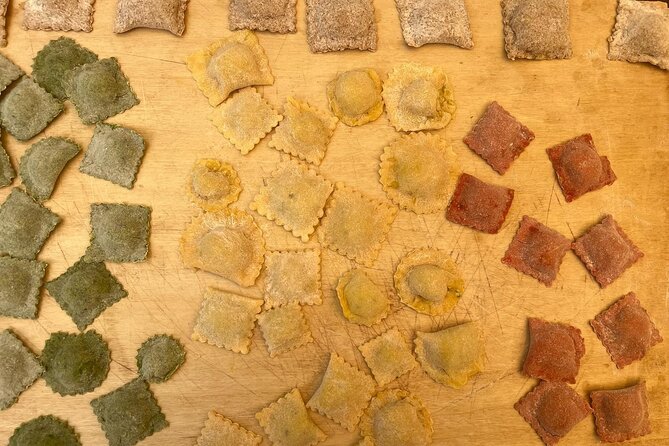 Italian Cooking Class in Rosa's colorful home - Ravioli: butter and sage, or your own choice