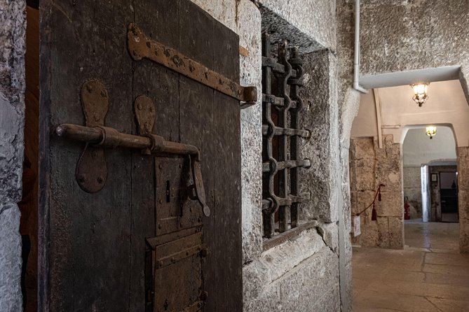 Lords of the Night Prisons Palace: Cells & Torture Tools Visit - Circolo Artistico Palazzo Delle Prigioni: the stop and what to expect