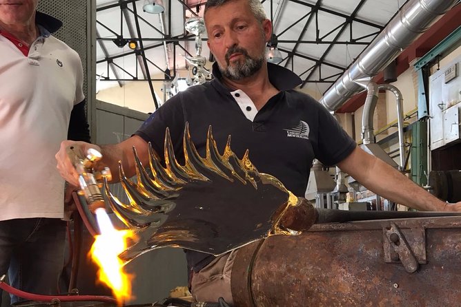 Luxury Tour of Murano & Burano by Private Boat and Guide - La Perla Gallery: See Lace-Making Where It Lives