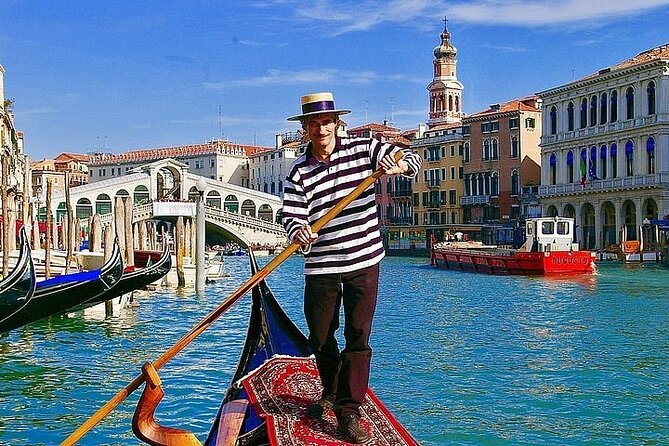 Magical Gondola Journey: Explore Venice's Grand Canal in Style! - Shared gondola logistics that affect your comfort and photos