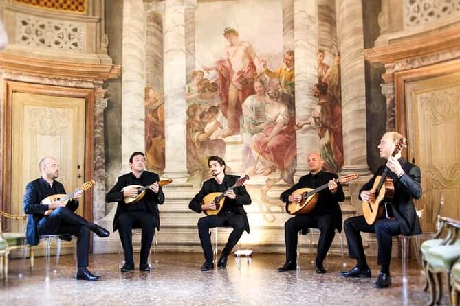 MandolinVenice Concert in Venice - St. George Anglican Church in Campo San Vio: A concert room that feels made for music