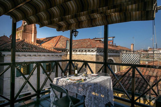 Market Tour and Dining at a Local's Home in Venice - Should you book this Venice market-and-home dining experience?