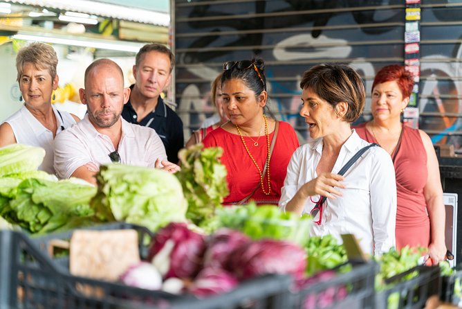Market Tour and Dining at a Local's Home in Venice - From market to kitchen: how the show cooking works