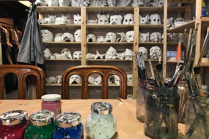 Mask Workshop - Paint Your Own Venetian Mask in Venice, Italy - Techniques, pacing, and how the hour usually feels