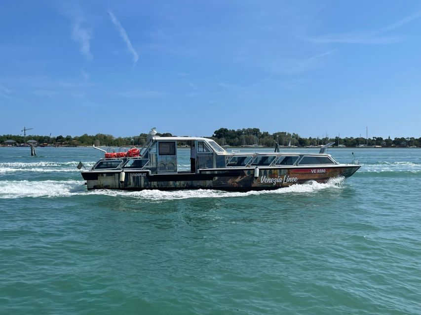 Mini Cruise from Ple Roma to St Mark's areas with guide - Boarding at Saint Lucia (KFC) and Finding the Blue Sign