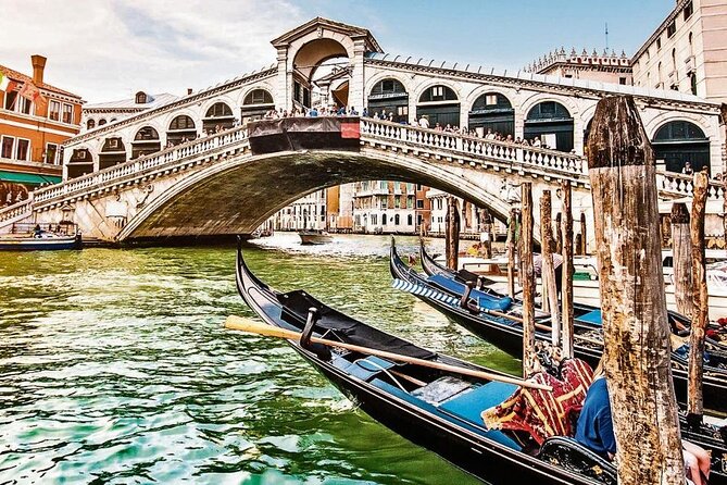 Morning Magic: Venice City Walk and Gondola Tour - Gondola ride from Campo San Moisè: what you get on the water