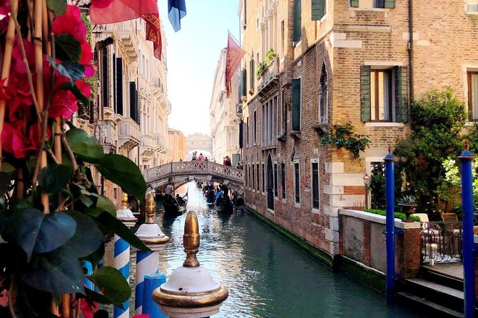 Morning Walking Tour of Venice with Gondola Ride - Pace, audio, and how to not get lost in the middle of it