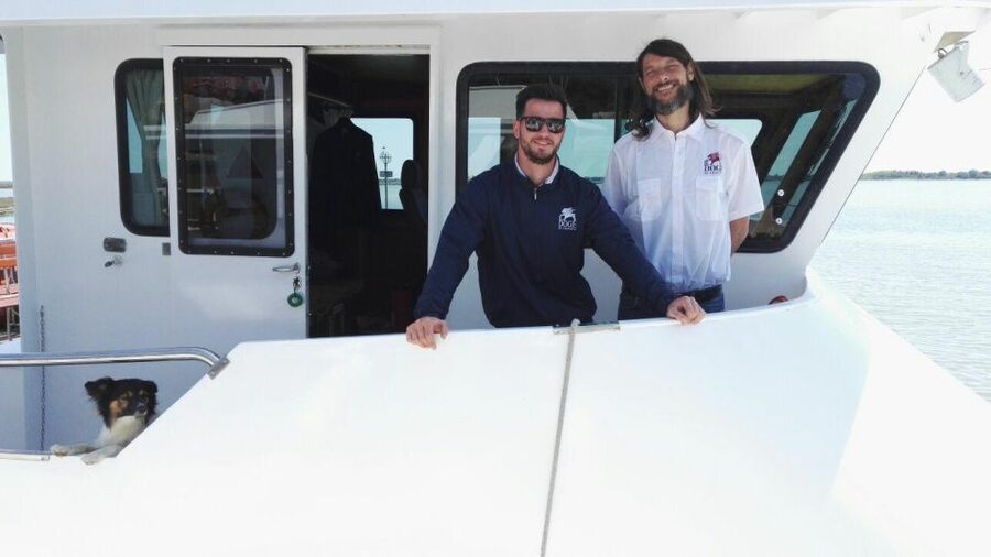 Murano & Burano: Boat Tour with Guide & Glass Factory Visit - Onboard Comfort and the Panoramic Terrace Experience