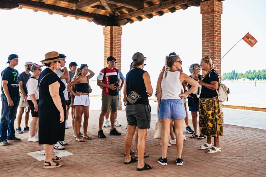 Murano & Burano Guided Tour by Private Boat with Glassmaking - Key Points Worth Your Attention