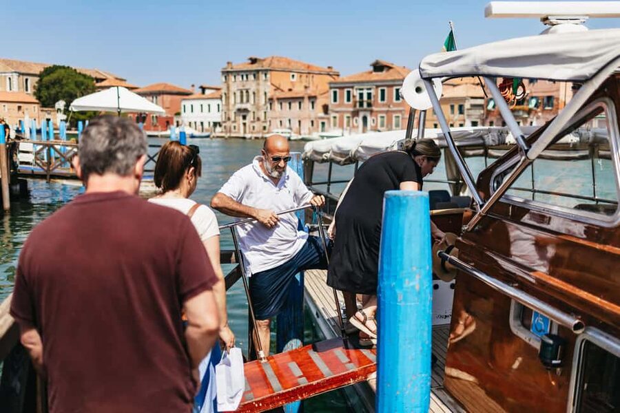 Murano & Burano Guided Tour by Private Boat with Glassmaking - Murano Workshop: Watching Glassblowing Up Close