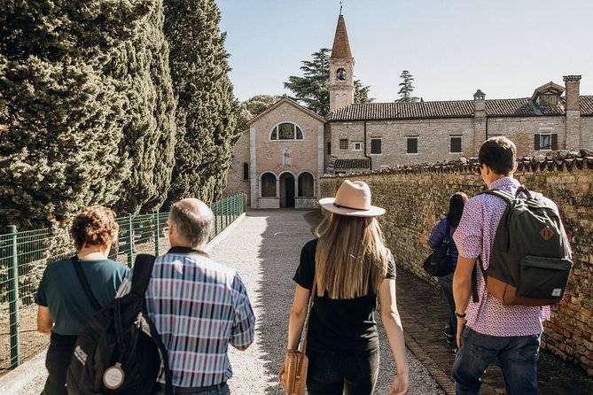 Murano Burano Islands Boat Tour Glass Factory & St Erasmo Winery - Tour pacing: the best way to use your free time