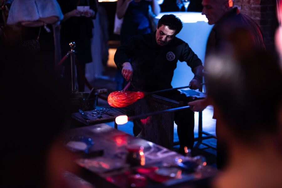Murano: Glass Blowing Demonstration with Optional Drinks - Key things to know before you go