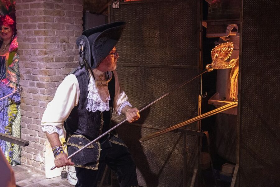 Murano: Glass Blowing Demonstration with Optional Drinks - Practical tips to make your experience better