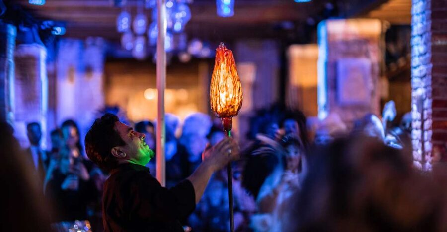 Murano: Glass Blowing Demonstration with Optional Drinks - Why this Murano glass show feels more like a performance