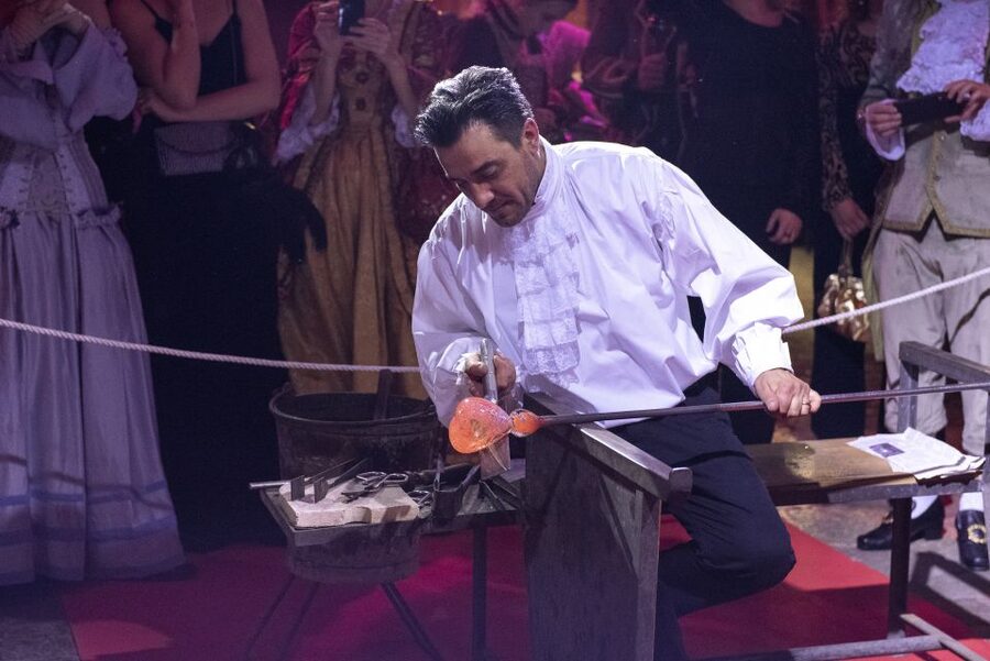 Murano: Glass Blowing Demonstration with Optional Drinks - Check-in and meeting point: get settled without drama