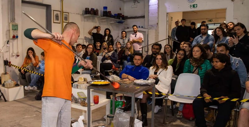 Murano Glass Demonstration - The glass blowing demo: how to enjoy the prancing horse moment