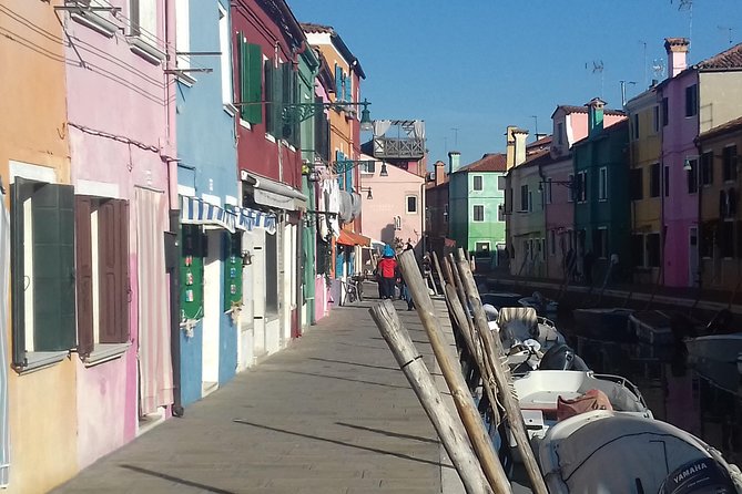 Murano Glass Experience With a Visit to a Burano Lace Island - Murano’s Craft Core: Colleoni Glassworks and the Demo Moment