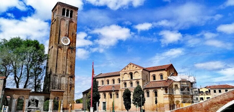 Murano: Glass Lampwork Workshop and Walking Tour - Lampworking workshop option: the €30 bead decision that changes the trip