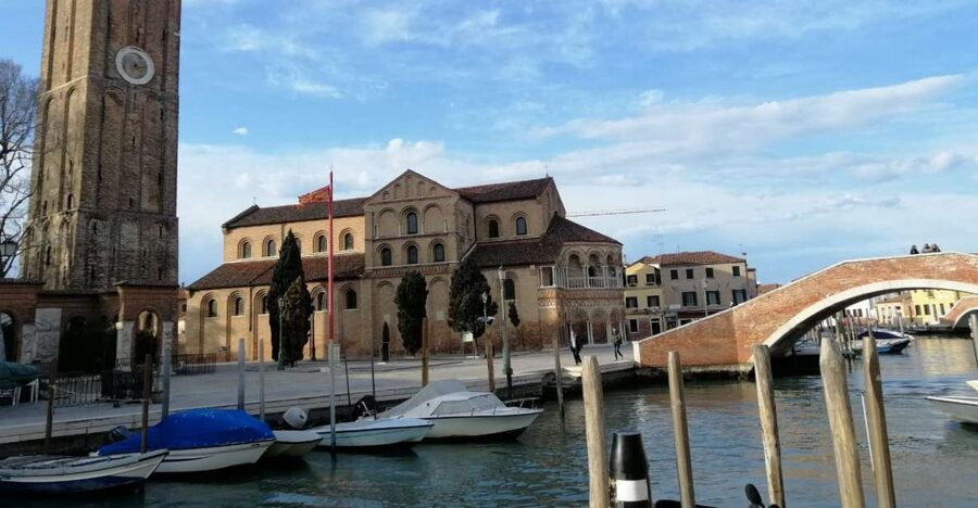 Murano: Glass Lampwork Workshop and Walking Tour - Murano Faro meeting point: start where the island actually begins