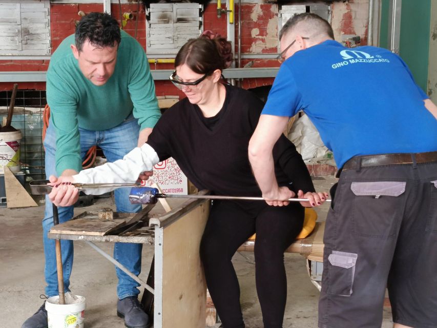 Murano: make your item with a glass master and take it home - Who should book this Murano glass-making experience?
