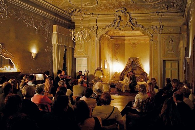 Musica a Palazzo 'Traveling Opera' Performance in Venice - Your Night Plan: Arrival, Membership Card, and Getting Seated