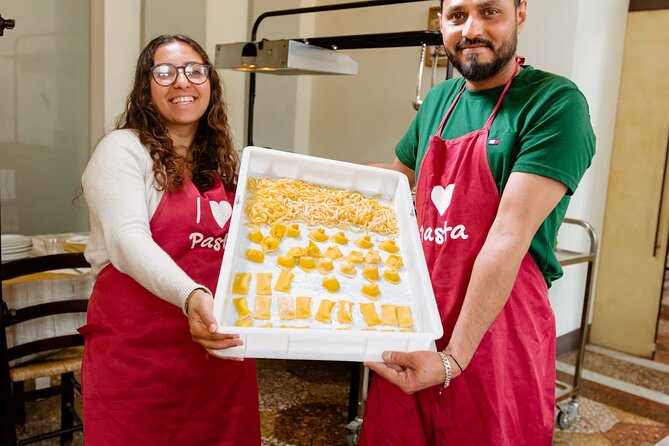 Pastamania in Venice with Wine Tasting and Gelato - Gelato-making class: learn the difference, then taste
