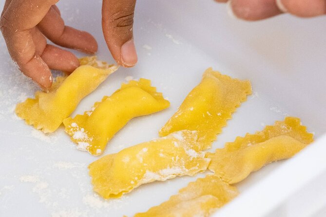 Pastamania in Venice with Wine Tasting and Gelato - Instructors and group energy: why max 10 matters