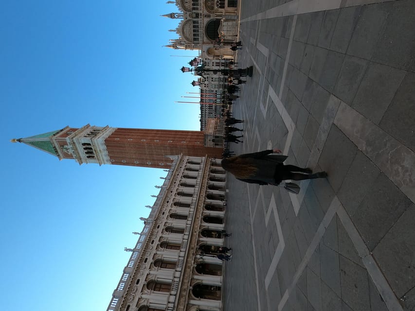 Photo with a professional photographer in Venice - Rialto Bridge: the shot you actually came for