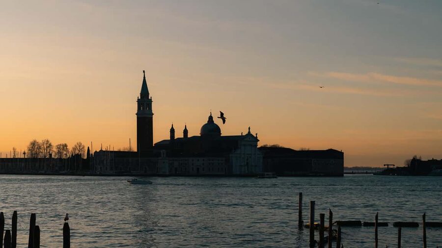 Photo workshop in Venice with a local photographer! - Venice at arm’s length: what this 2-hour workshop really does