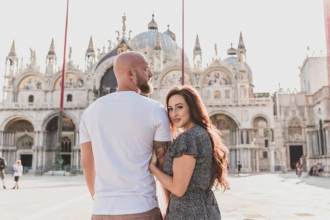 Photographer, Professional Photo shoot - Venice - Should you book this Venice photographer session?