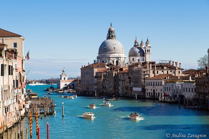 Photography workshop in the magical Venice (3h) - Rialto Focus: Angles, Lines, and Photo Thinking