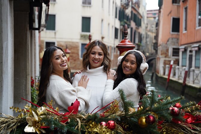 Premium Photoshoots in Venice - Communication and small-group pacing (what to expect with up to 6 people)