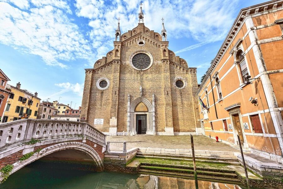 Private Art & Culture Tour in Dorsoduro and Academia, Venice - Church Stops That Actually Teach You Something