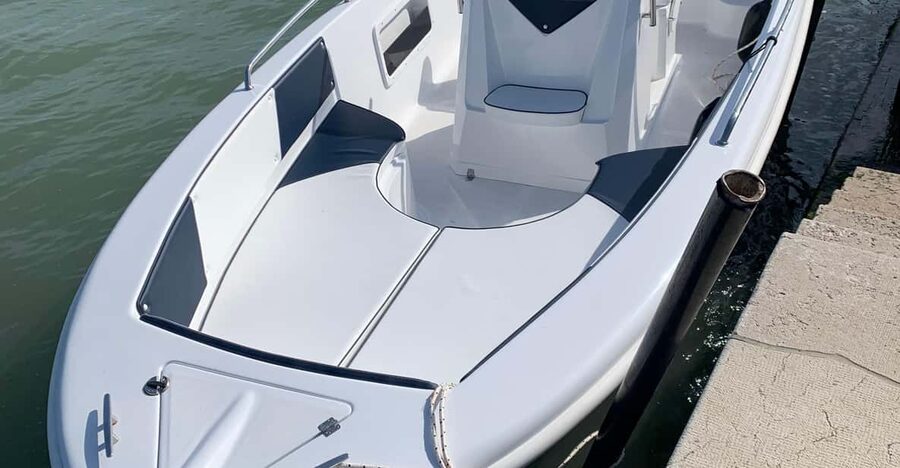 Private boat tour, visit the major islands Venice - Torcello plus San Francesco del Deserto: quieter sights, tighter timing