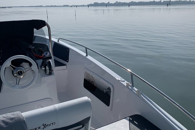 Private Boat Tour with Skipper Sailing the Lagoon of Venice Italy - Skipper and tour leader: why the guide quality matters here