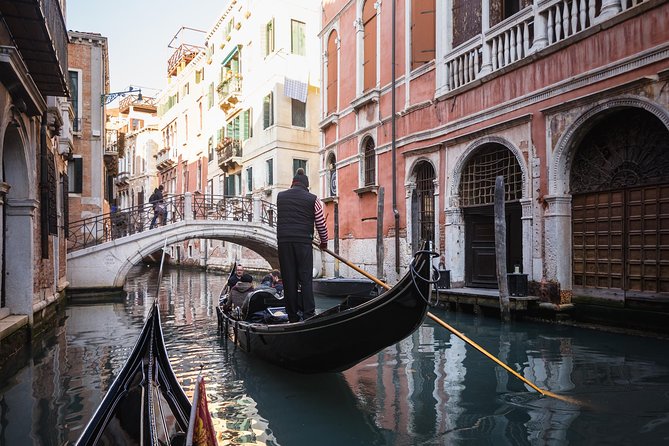 Private Crafted Gondola Ride on the Grand Canal - Who This Gondola Ride Suits Best
