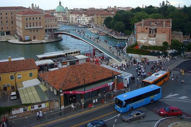 Private Departure Transfer: Venice Hotels to Venice Train or Bus Station - Hotel pickup in central Venice or Venice Lido