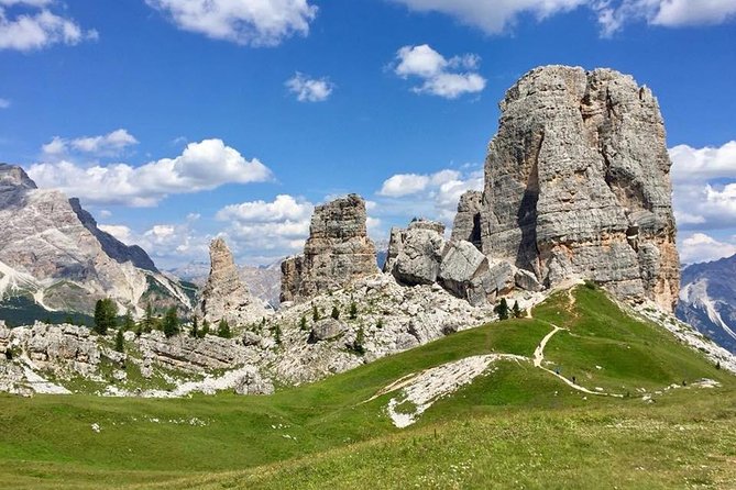 Private Dolomites Day Trip from Venice by Mercedes Van - Lake Misurina: Quick Stop, Beautiful Waterline